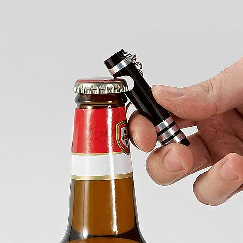 Chaveiro de metal com LED e abridor de garrafas — foto 3