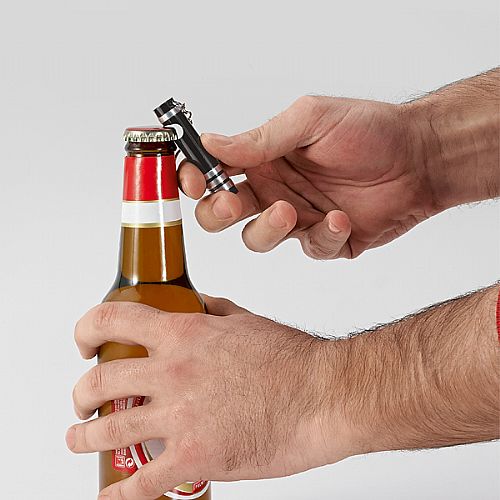Chaveiro de metal com LED e abridor de garrafas — foto 6