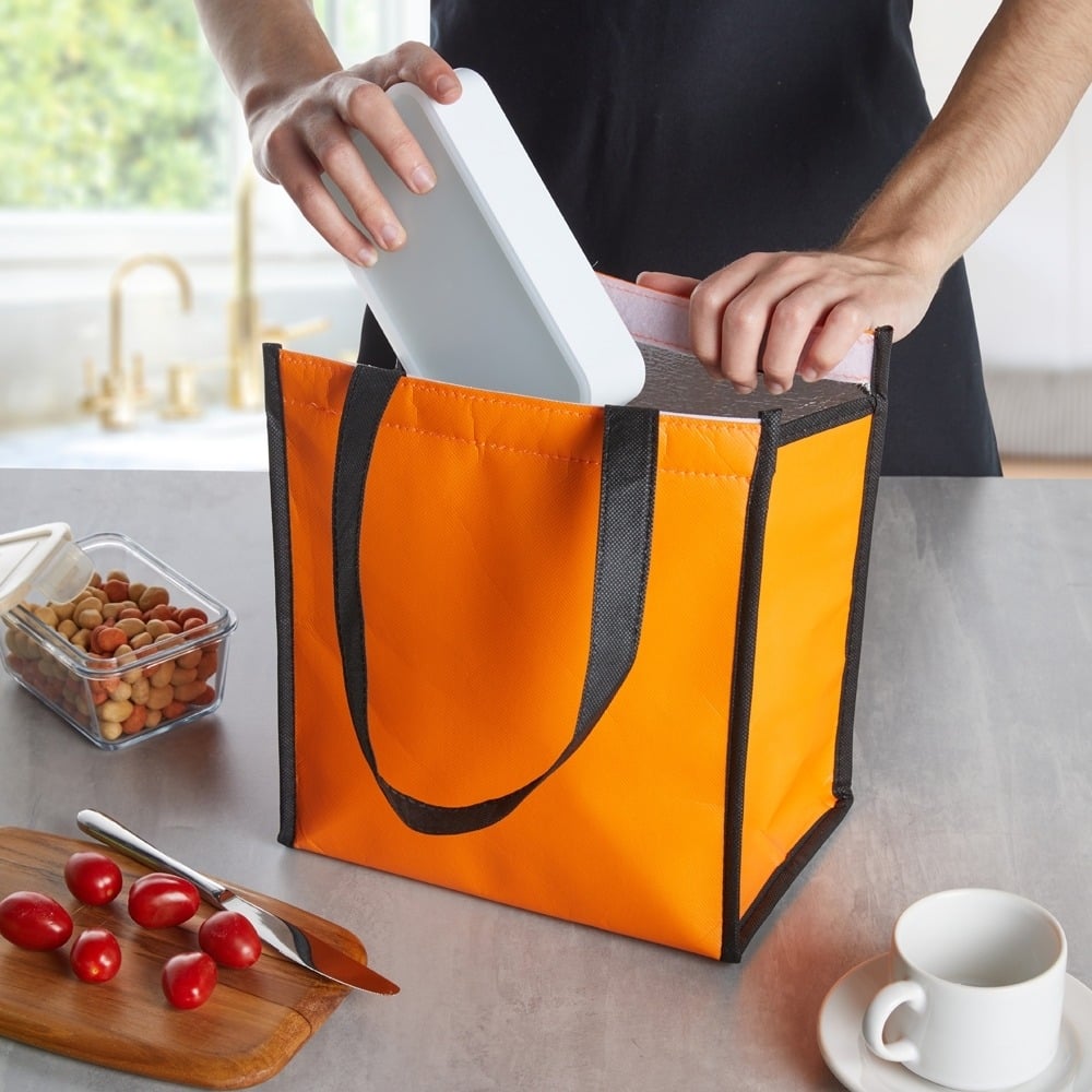 A Bolsa Térmica em TNT 6 Litros Personalizada: Praticidade