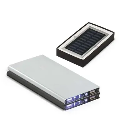 Bateria portátil. Alumínio. Acabamento emborrachado. Com painel solar e LED. Bateria de lítio. Ca...