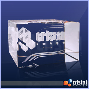 Bloco em Cristal Com Gravacao Interna a Laser