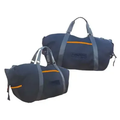 Bolsa para viagem, confeccionada em tela aerada.