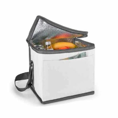 Bolsa térmica com alça ajustável em webbing e bolso frontal cor branca