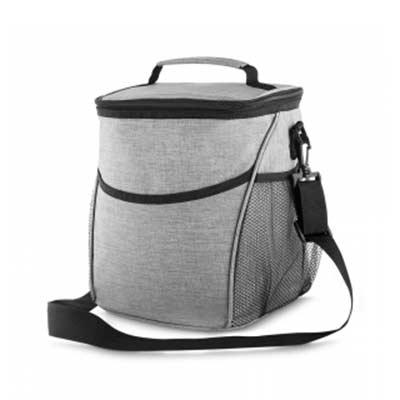 Bolsa térmica com bolso frontal e dois bolsos laterais