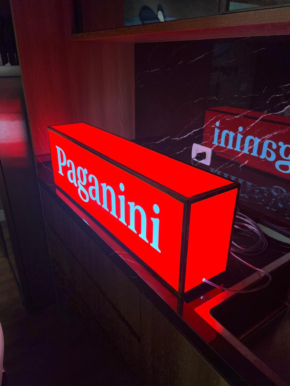 Box Luminoso em Acrílico para Eventos