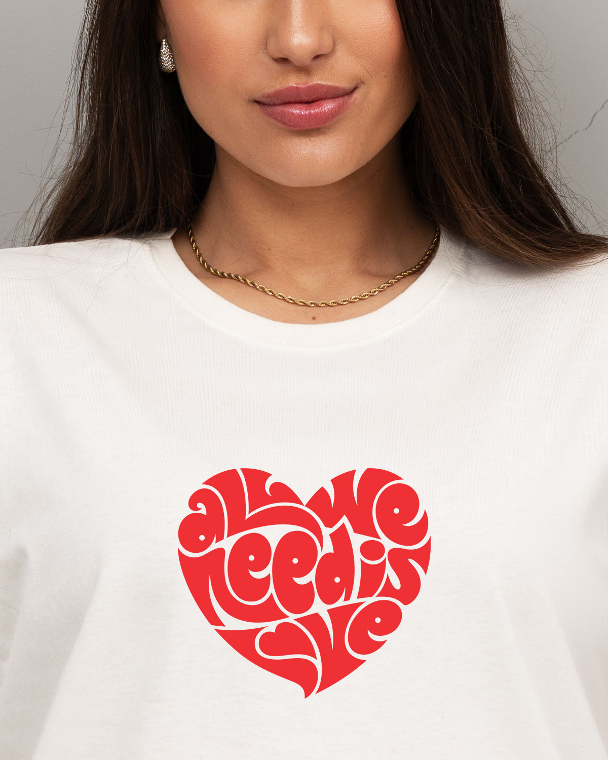 Camiseta Feminina All We Need Is Love