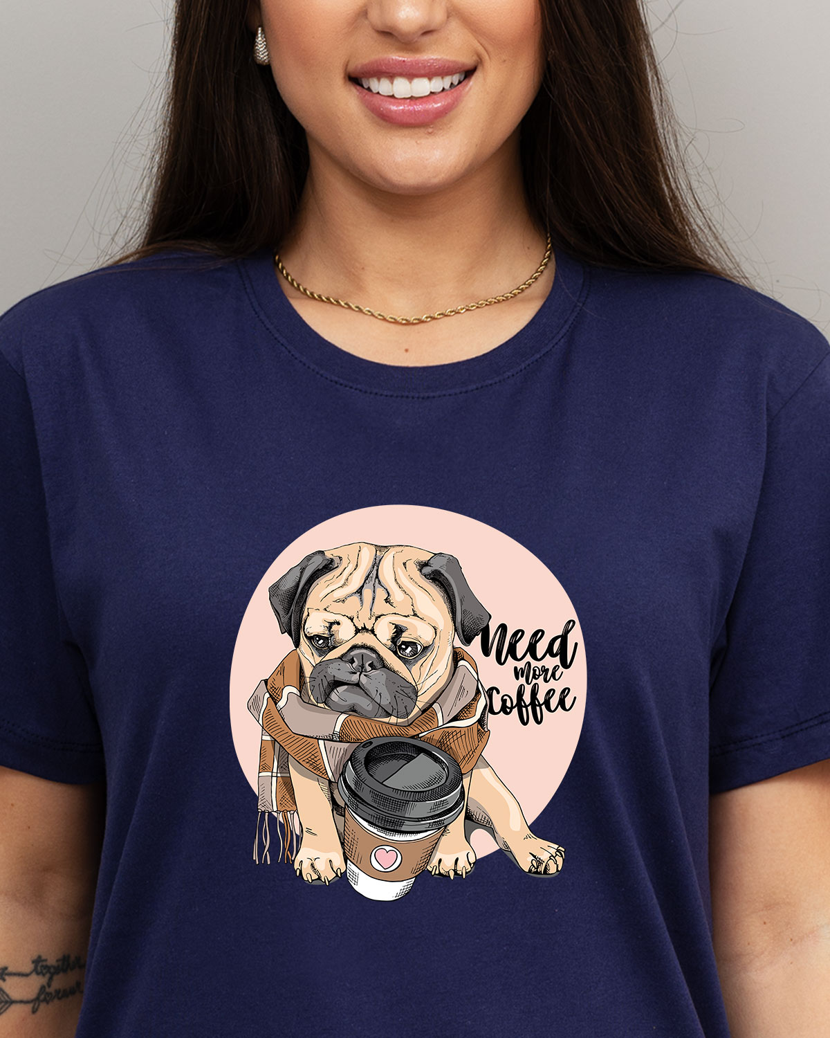 Camiseta Feminina Pug Need More Coffee