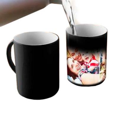 Caneca Mágica personalizada de cerâmica 350ml com pintura fosca e parte interna branca. Quando de...