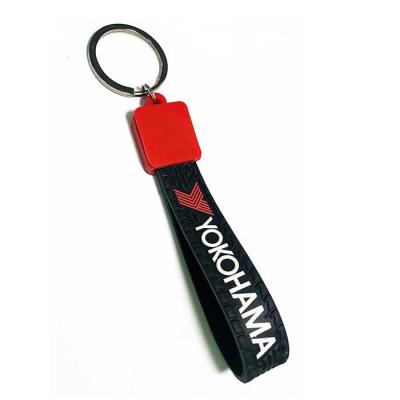 Chaveiro emborrachado preto e vermelho