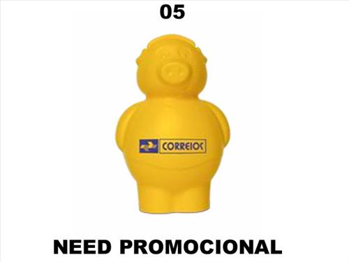 Cofre modelo porquinho em pé