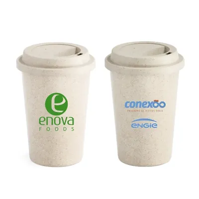 Copos persnalizados em fibra de embabu