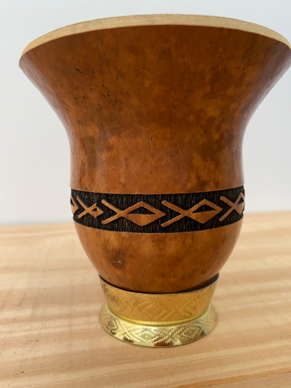 Cuia de Chimarrão Bago de Touro Com Pé - Faixa Pampa 04
