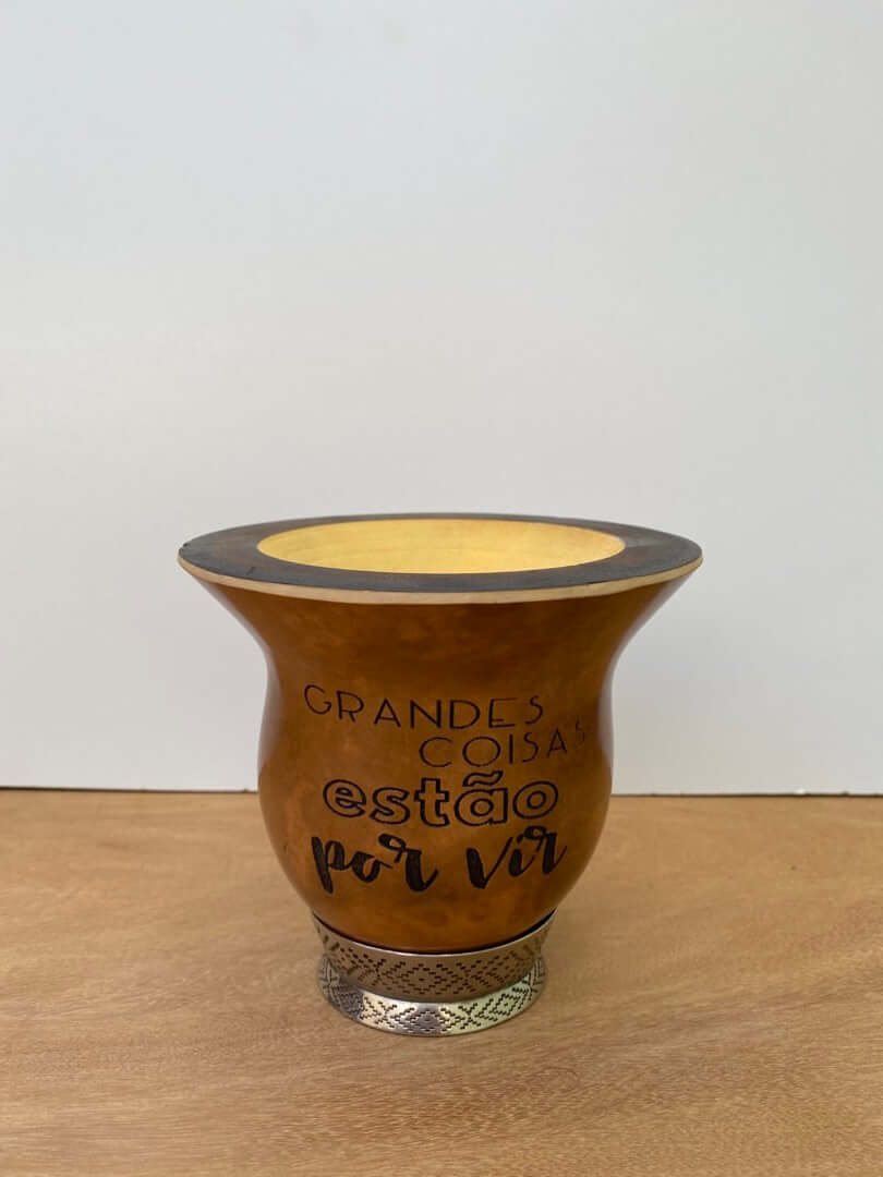 Cuia de Chimarrão Bago de Touro Com Pé - Grandes coisas estão por vir
