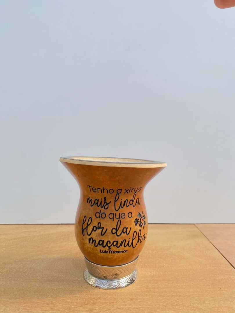 Cuia de Chimarrão Bago de Touro Com Pé - Xirua Linda