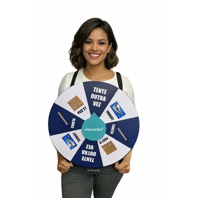 Fixada ao corpo como um colete, ela transforma o promotor em uma atração móvel e interativa!