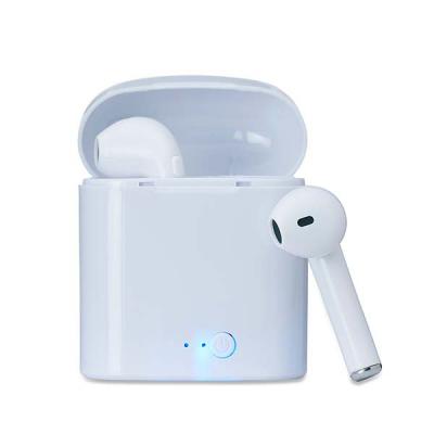 Fone bluetooth plástico com case carregador. Para utilização do produto, pressione e segure o bot...