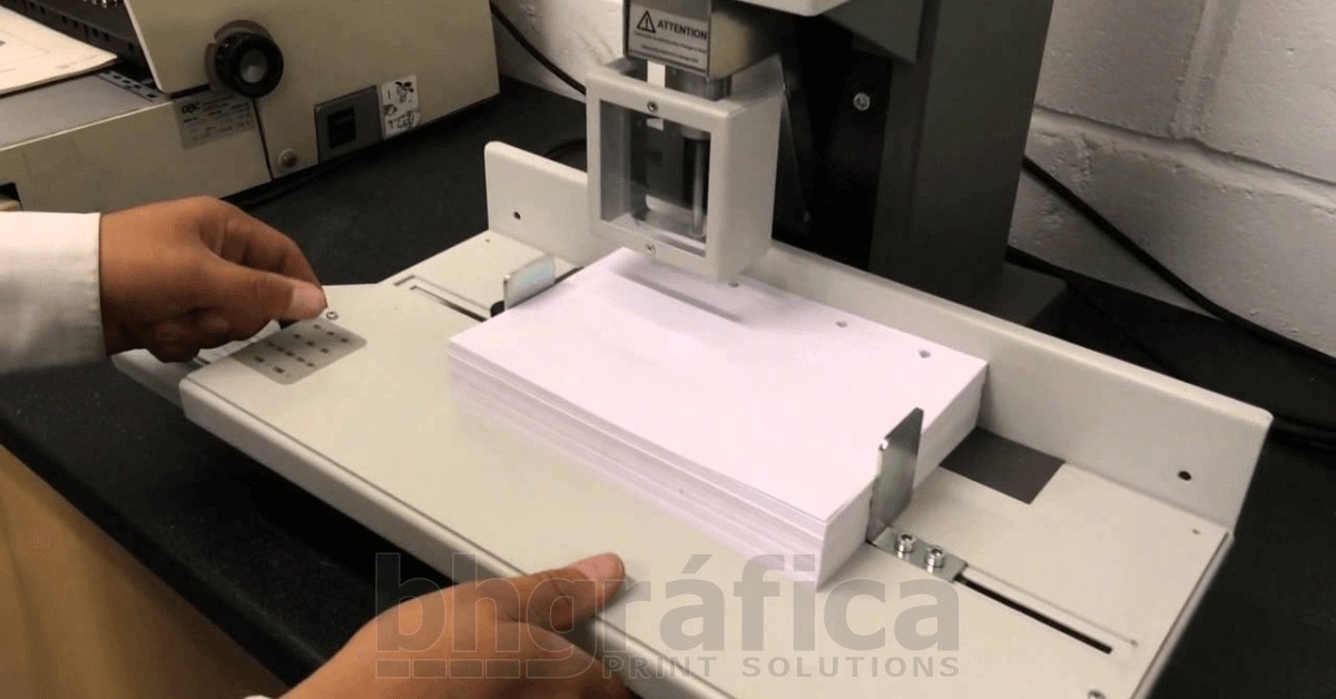 Furo em papel!