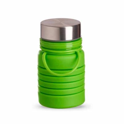 Garrafa retrátil 600ml produzida em silicone livre de BPA. Possui tampa rosqueável de alumínio e ...