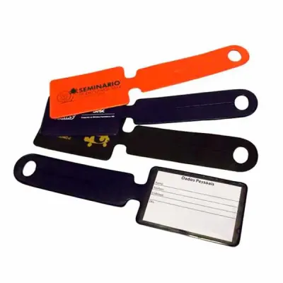 Identificador de bagagem em PVC, gravação do logotipo em serigrafia.