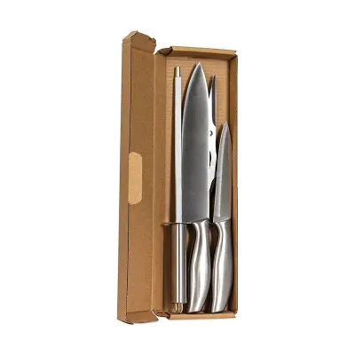 Kit churrasco formado por quatro itens em inox