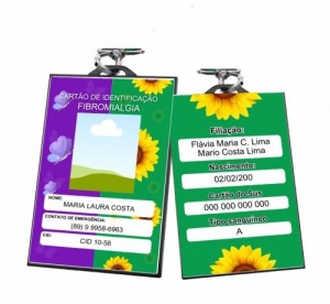 Kit Crachá Fibromialgia com cordão e capinha