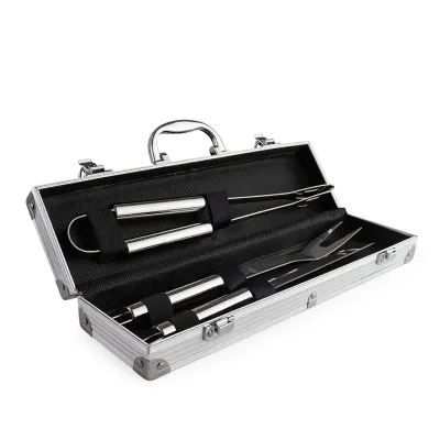 Kit de churrasco com três peças em aço inox