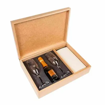 Kit Espumante Chandon Com 2 Tacas na Caixa Mdf
