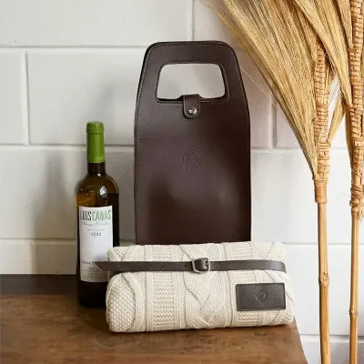 Kit Inverno com porta-vinho e tricot