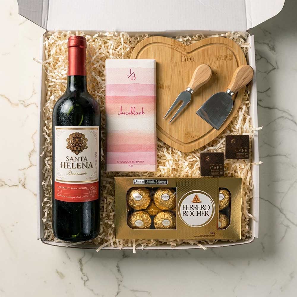 Kit Presente Vinho Tinto com Tabua Bambu Coracao