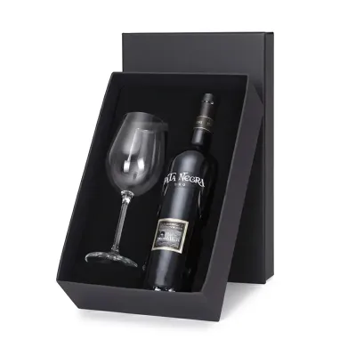 Kit Vinho e Taca Personalizado
