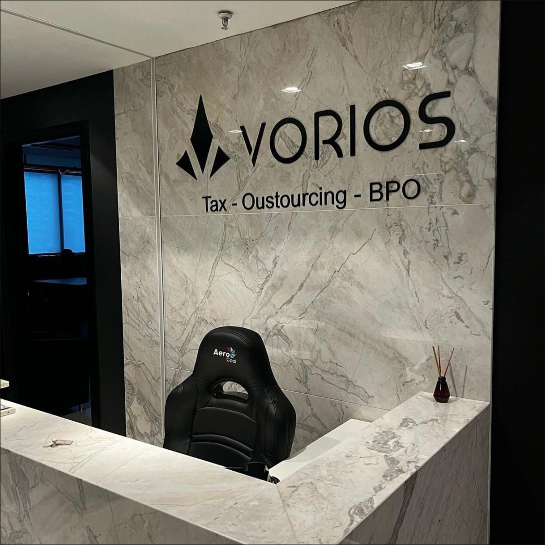 Letra caixa acrílico vorios