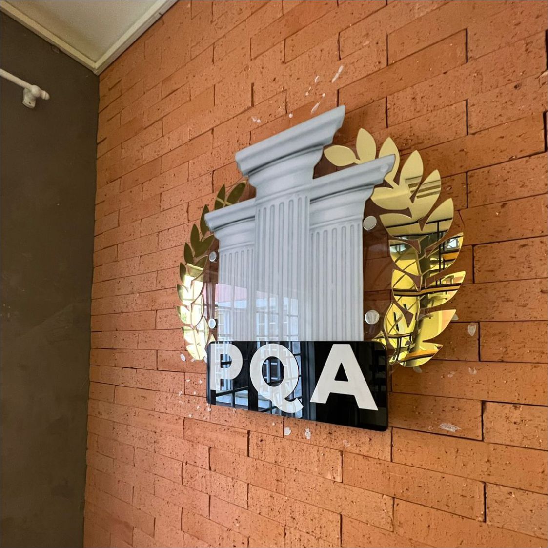 Letra caixa em acrílico PQA