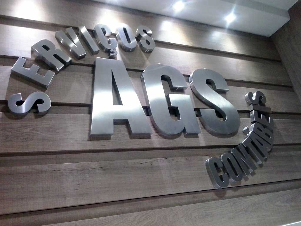 Letras Caixa em Aço Escovado