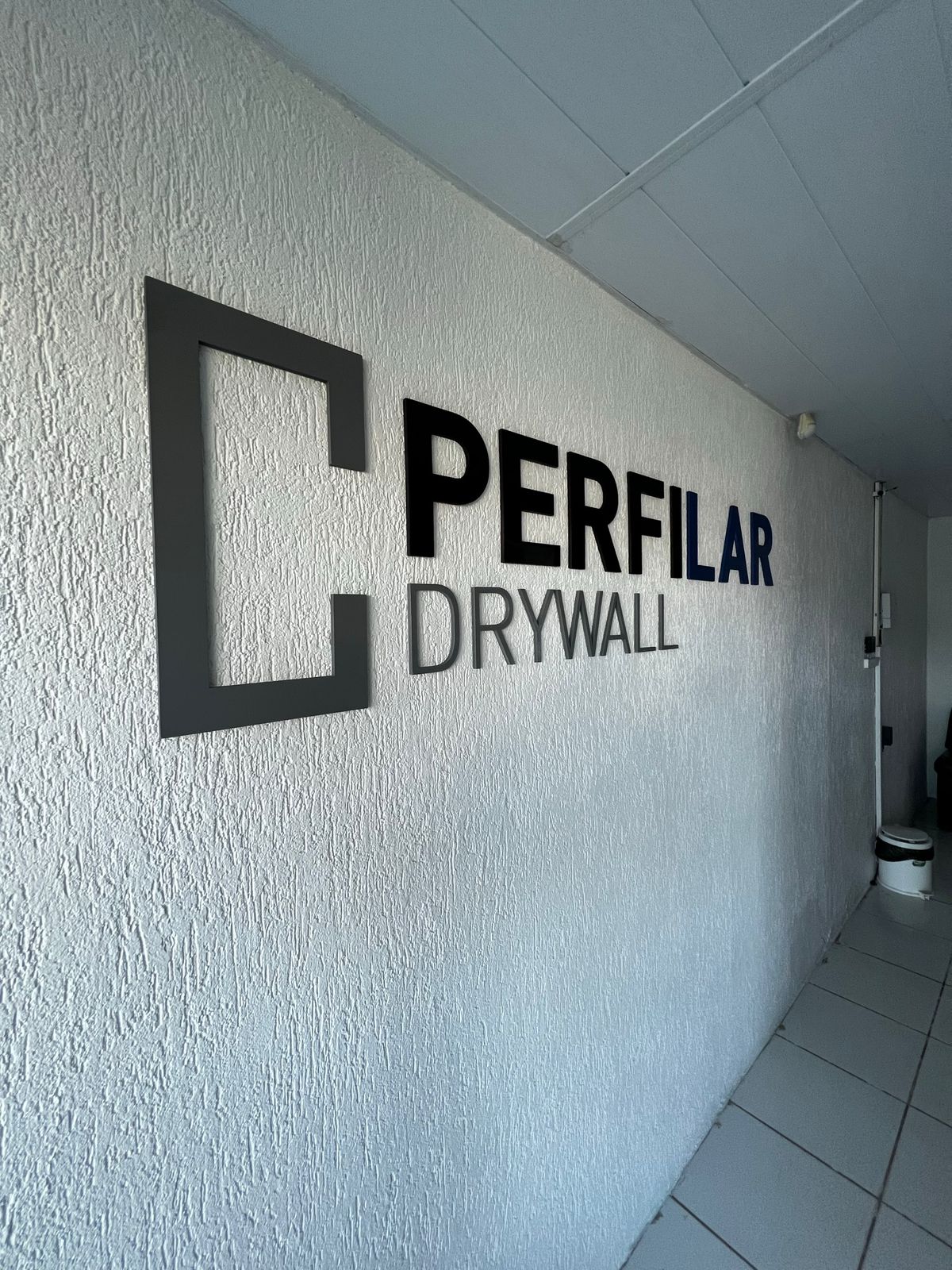 Letreiro em PVC para Perfilar