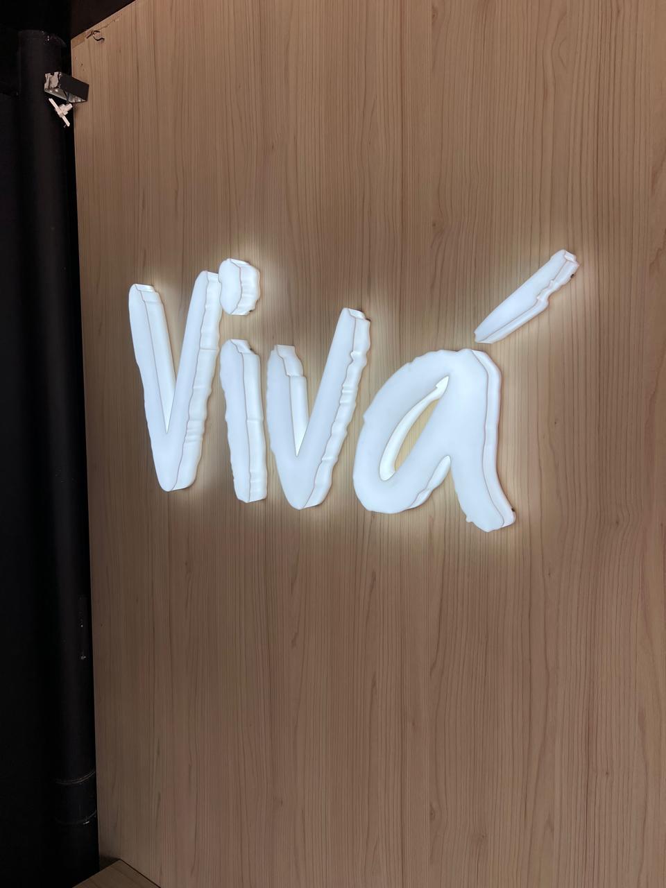 Letreiro Luminoso em Acrílico Personalizado