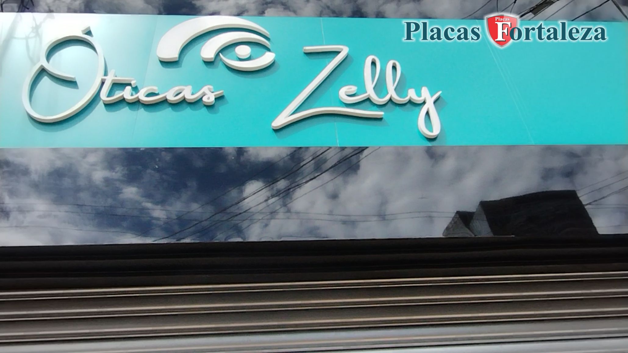Logo e Letreiro em PVC Expandido para Ótica