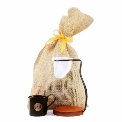 Mini Coador de café personalizado com suporte de metal embalado no saquinho de juta. Ideal para u...