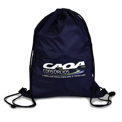 Mochila em nylon resinado.