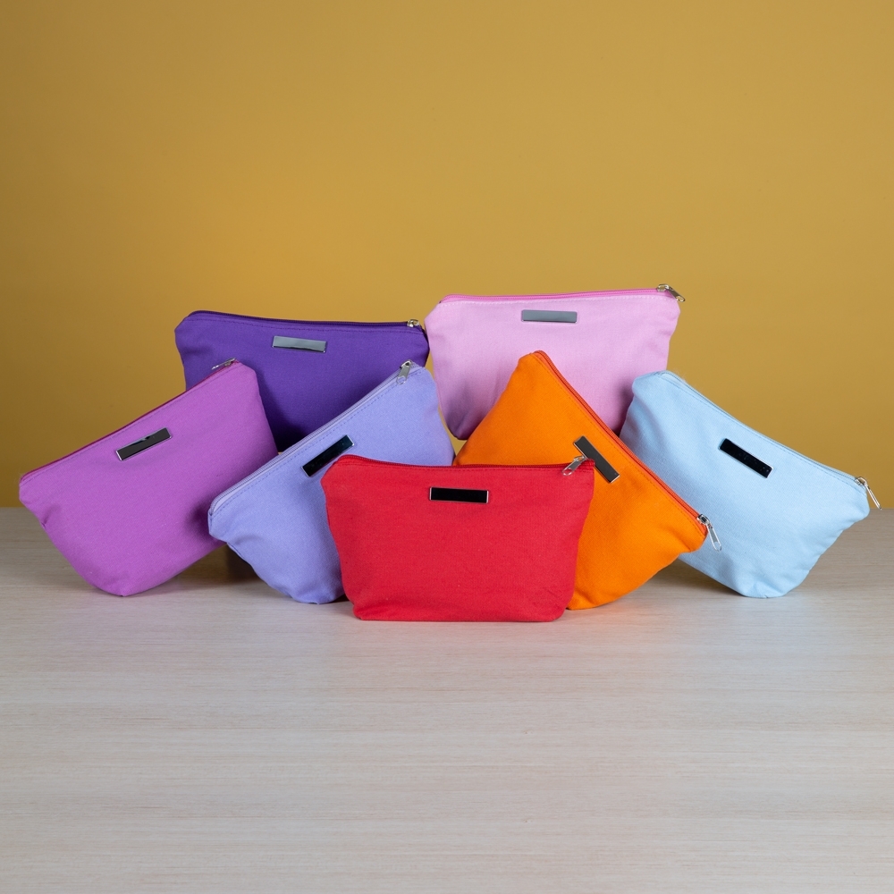 Necessaire de Lona com Plaquinha Personalizada — foto 2