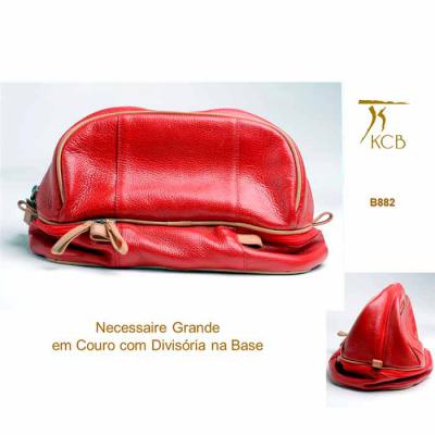 Necessaire em Couro Com Compartimento Inferior