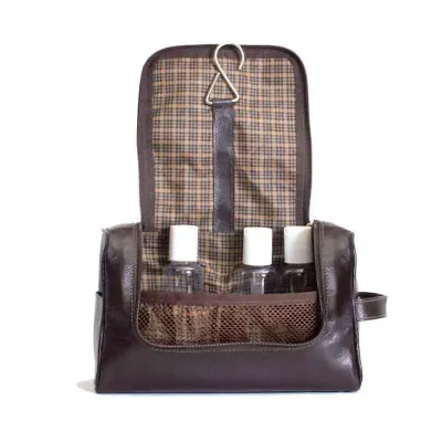 Necessaire em Couro Com Compartimento Interno