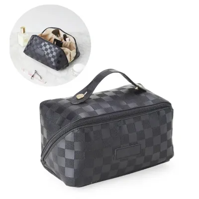 Necessaire em Material Sintetico