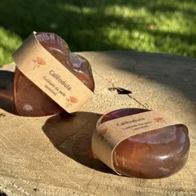O sabonete personalizado para lembrancinha fitoervas de calêndula é a escolha perfeita para quem ...