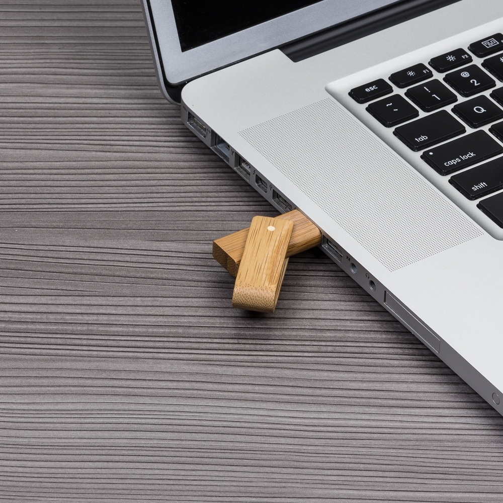 Pen Drive 4GB Giratório Bambu Personalizado — foto 3