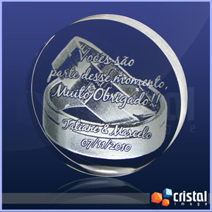 Peso de papel personalizado em cristal com formato redondo