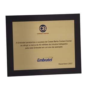 Placa de Agradecimento em Latao Com Verniz Cristal e Acabamento em Acrilico Preto