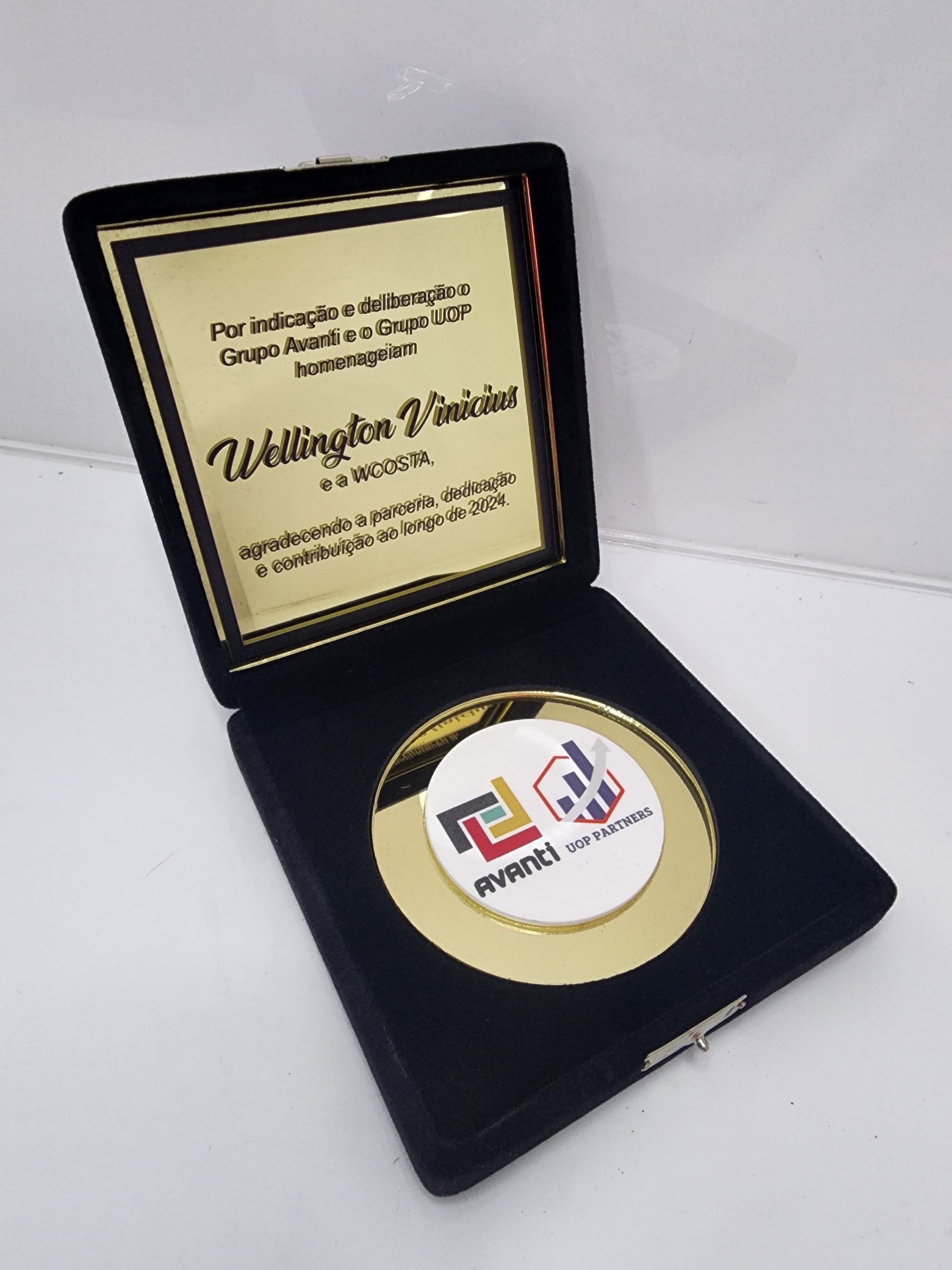 Placa de Homenagem Acrílico Espelhado - FM TROFÉUS - Troféus e medalhas personalizados