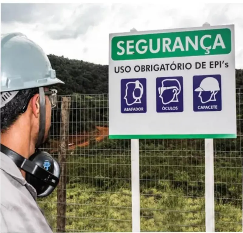 Placa uso de epi