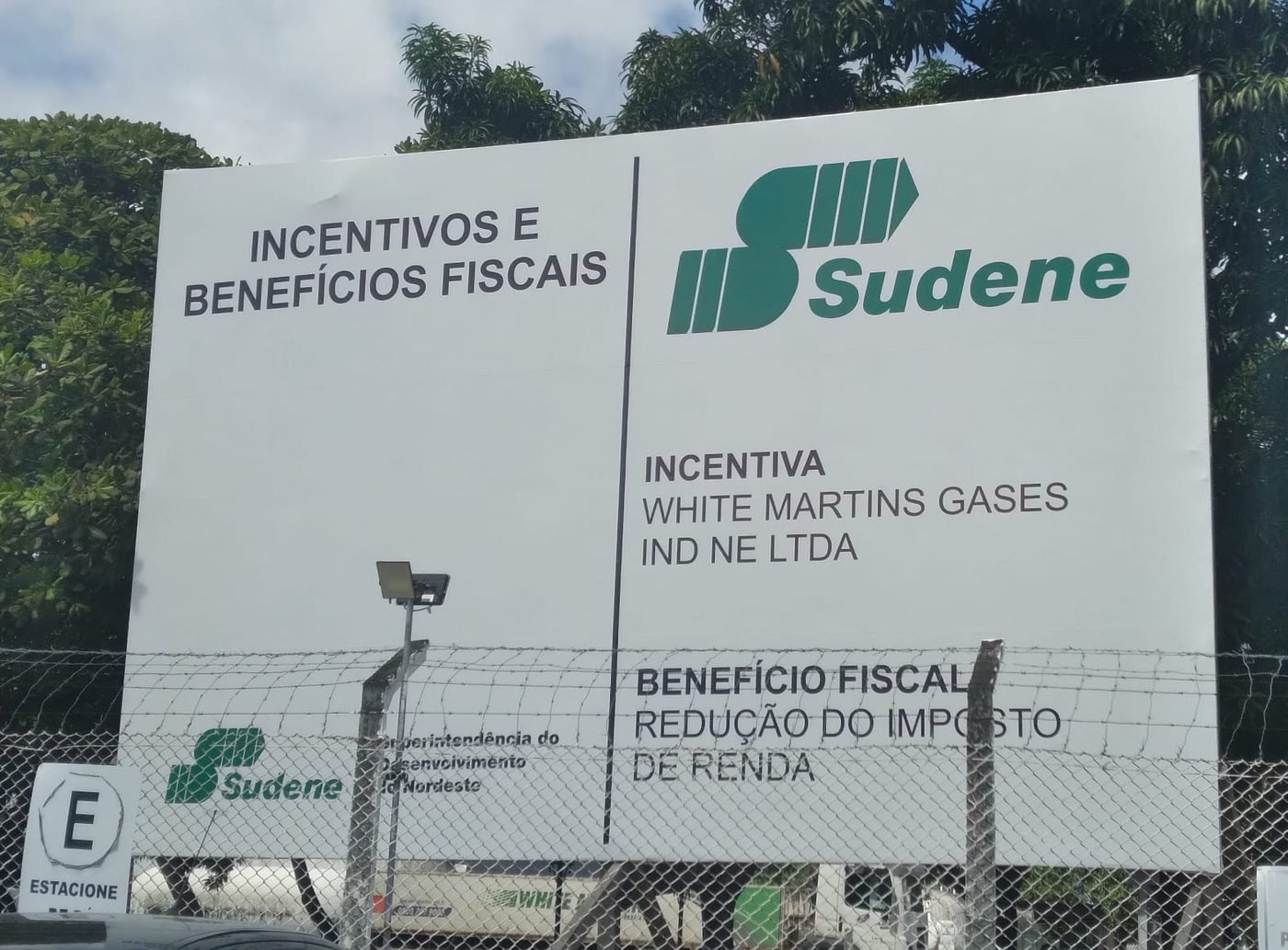 Placas e Comunicação Visual na Madalena, Recife