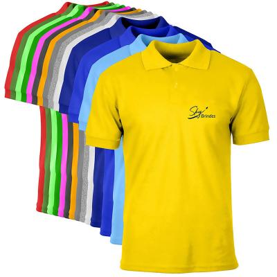 Polo unissex em cores diferenciadas, ideal para representar sua equipe com elegância. Produzida e...